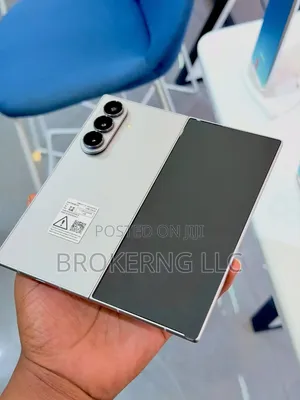 New Samsung Galaxy Z Fold7 256 GB Gold