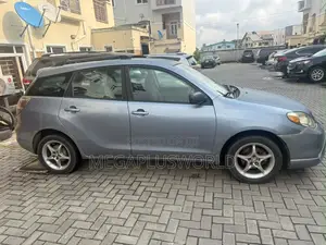 Toyota Matrix Hatchback AWD (1.8L 4cyl 4A) 2006 Blue