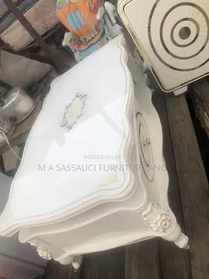 Royal Center Table