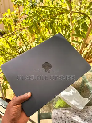 Laptop Apple MacBook Air 2022 M2 8GB Apple M2 SSD 256GB