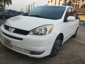 Toyota Sienna XLE Limited AWD 2005 White