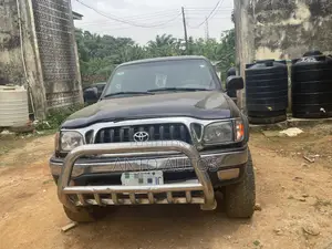 Toyota Tacoma 2004 Black