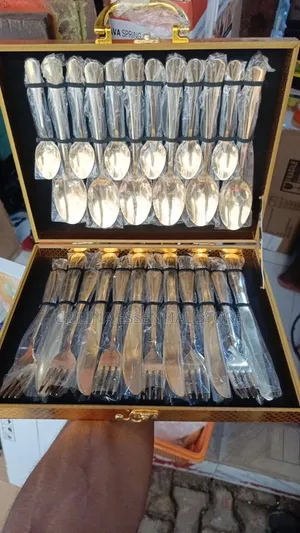 24-Piece Luxury Gold-Plated Stainless Steel Cutlery Set