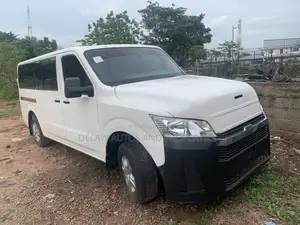 Nissan Caravan (Urvan) 2020 White