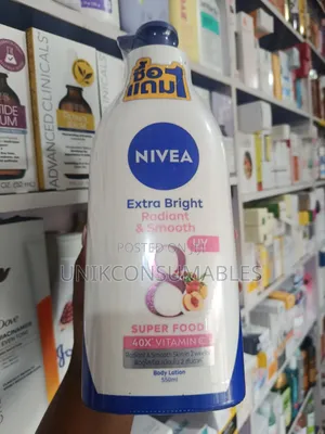 NIVEA Extra Bright Radiant Smooth Body Lotion 550ml