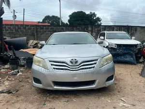 Toyota Camry 2010 Silver