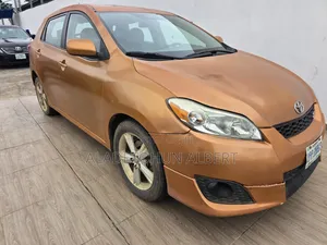 Toyota Matrix 2010 Gold