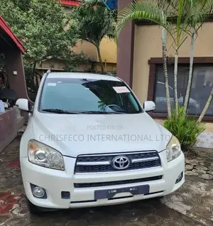 Toyota RAV4 2011 White