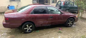 Toyota Camry 2000 Red