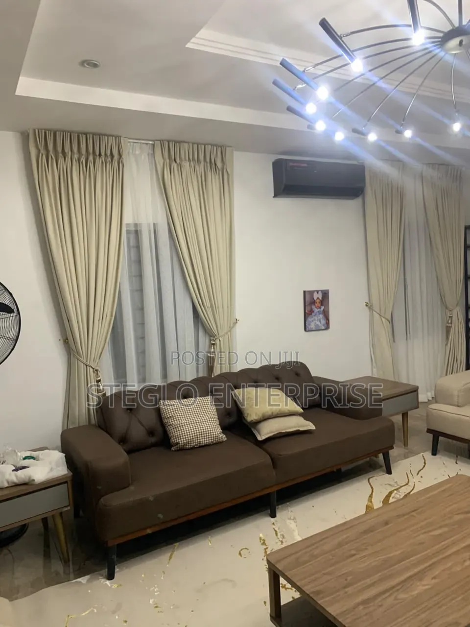 We Sell Quality Curtains That Transforms Your Space