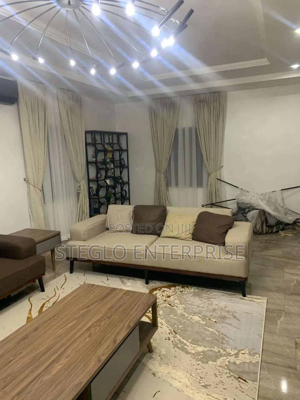 We Sell Quality Curtains That Transforms Your Space