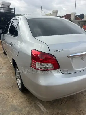 Toyota Yaris 2009 Silver