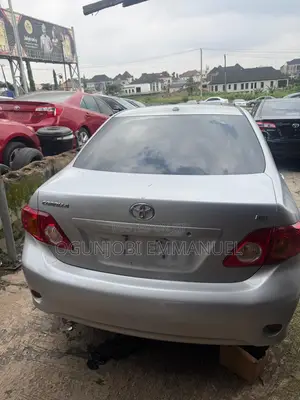 Toyota Corolla 2010 Silver