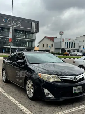 Toyota Camry XLE V6 4dr Sedan (3.5L 6cyl 6A) 2013 Black