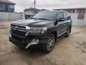 Toyota Land Cruiser 4.6 V8 GXR 2017 Black