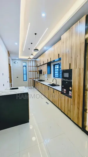 5bdrm Duplex in Okebadan Estate, Akobo for sale
