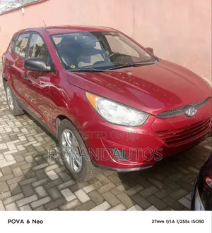 Hyundai Tucson 2011 Red
