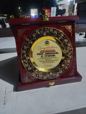 Award Plaques/ Glass Awards