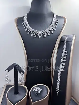 Luxury Bridal Jewelry Set – Necklace, Bracelet, Earrings Ring