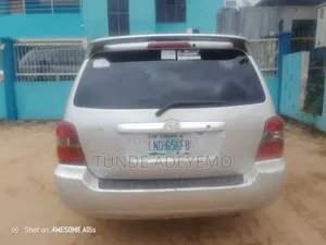 Toyota Highlander 2005 Gold