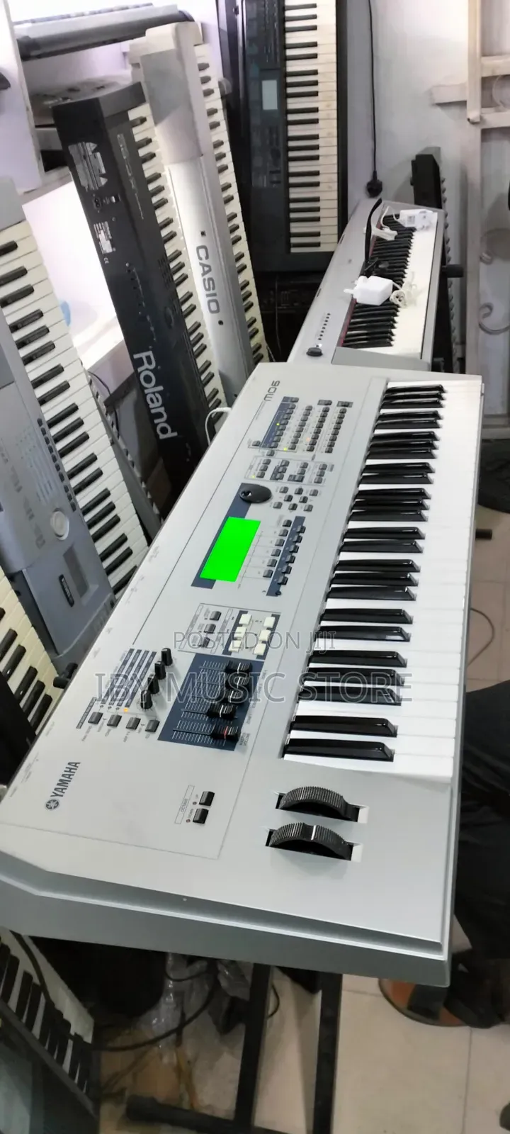 Yamaha Mo6