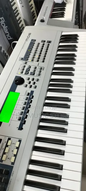 Yamaha Mo6