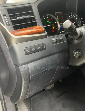 Lexus LX 570 AWD 2021 Gold