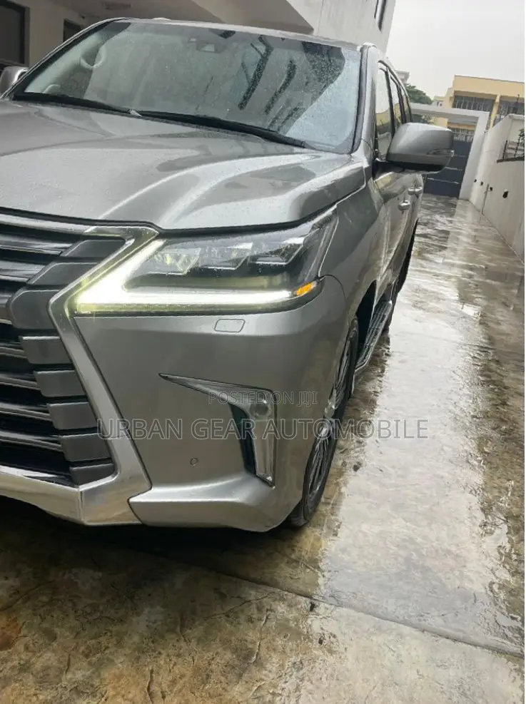 Lexus LX 570 AWD 2021 Gold