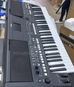 Yamaha PSR Sx 600