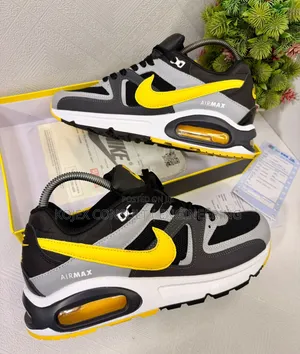 *Nike Air Max Muse