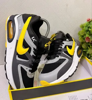 *Nike Air Max Muse