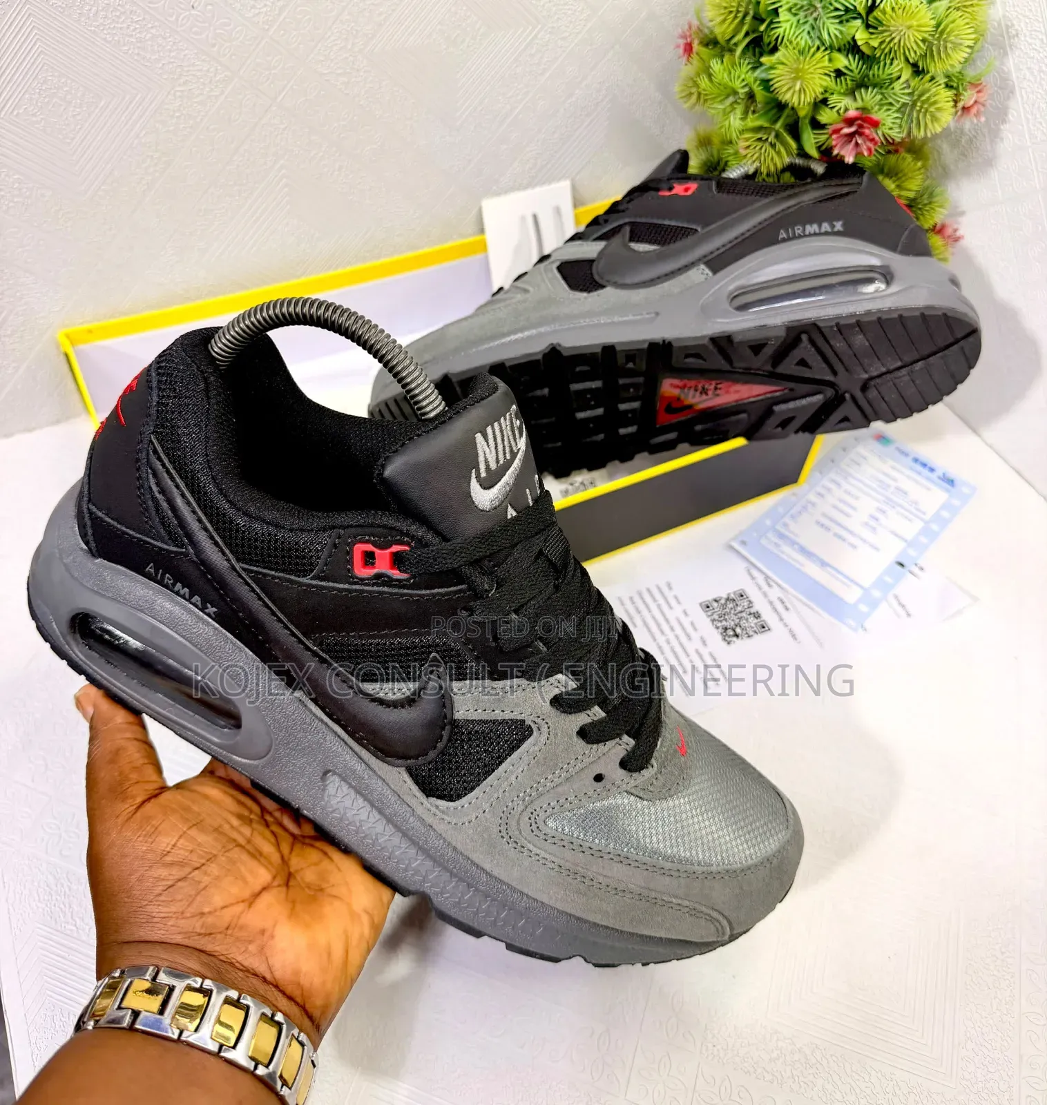 *Nike Air Max Muse