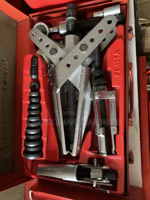 Facom U.103 Engineering Puller Set
