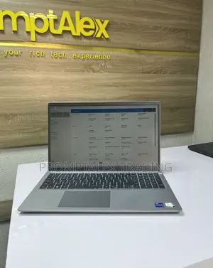 Laptop Dell Vostro 15 3530 16GB Intel Core i7 SSD 256GB