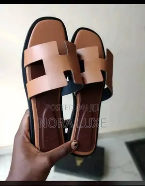 Women’s Stylish Flat Sandals – Brand New Comfortable