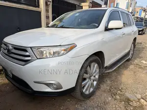 Toyota Highlander Limited 2011 White