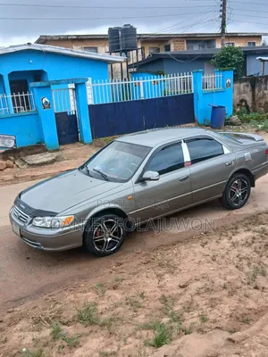 Toyota Camry SE 4dr Sedan (2.4L 4cyl 4A) 2002 Gray
