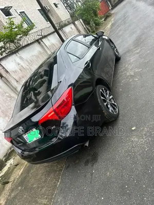 Toyota Corolla SE (1.8L 4cyl 2A) 2018 Black