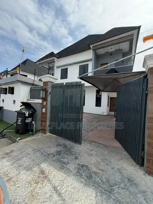 4bdrm Duplex in Chevron for sale