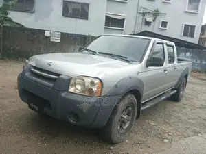 Nissan Frontier XE-V6 4x2 Long Bed Crew Cab 131 in. WB 2002 Silver