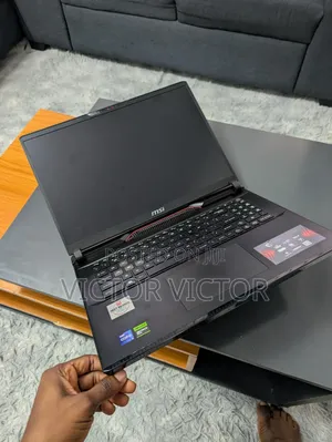 Laptop MSI Raider GE78HX 64GB Intel Core i9 SSD 2T