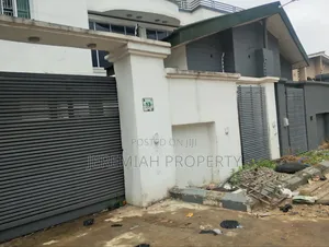 5bdrm Duplex in Omole Estate Phase 1, Berger for rent