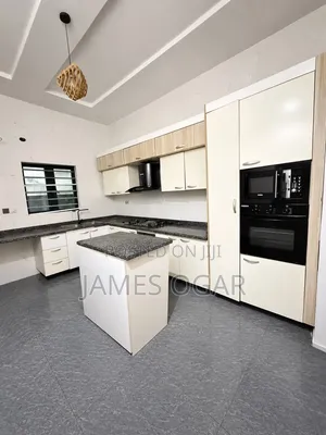 1bdrm Shared Apartment in Royal Pines, Chevron for rent