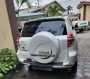 Toyota RAV4 2010 White