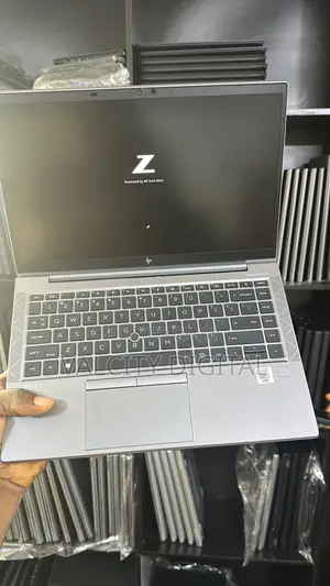 Laptop HP ZBook Firefly 14 G7 32GB Intel Core i7 SSD 512GB