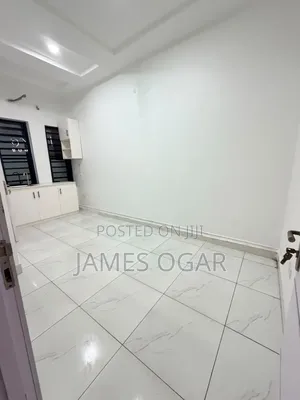 Studio Apartment in Orchid Road, Chevron for rent
