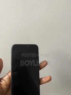 Apple iPhone 11 64 GB Black