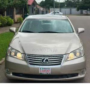 Lexus ES 2012 Gold