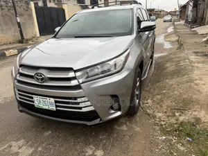 Toyota Highlander Limited 4dr SUV (3.5L 6cyl 6A) 2015 Silver