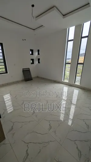 2bdrm Block of Flats in Lekki Peninsula, VGC / Ajah for rent